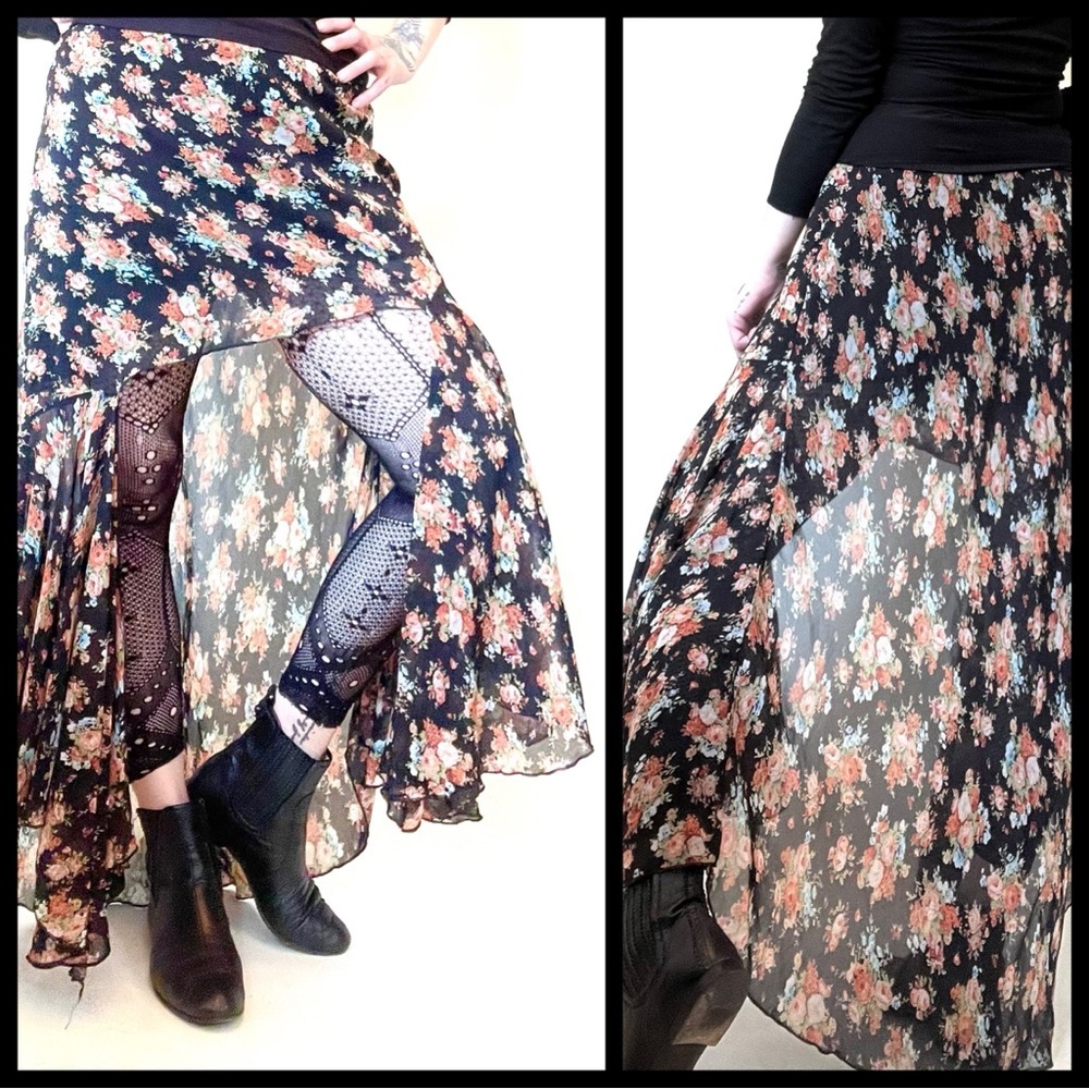 UNIF SKIRT - Picture 2 of 2
